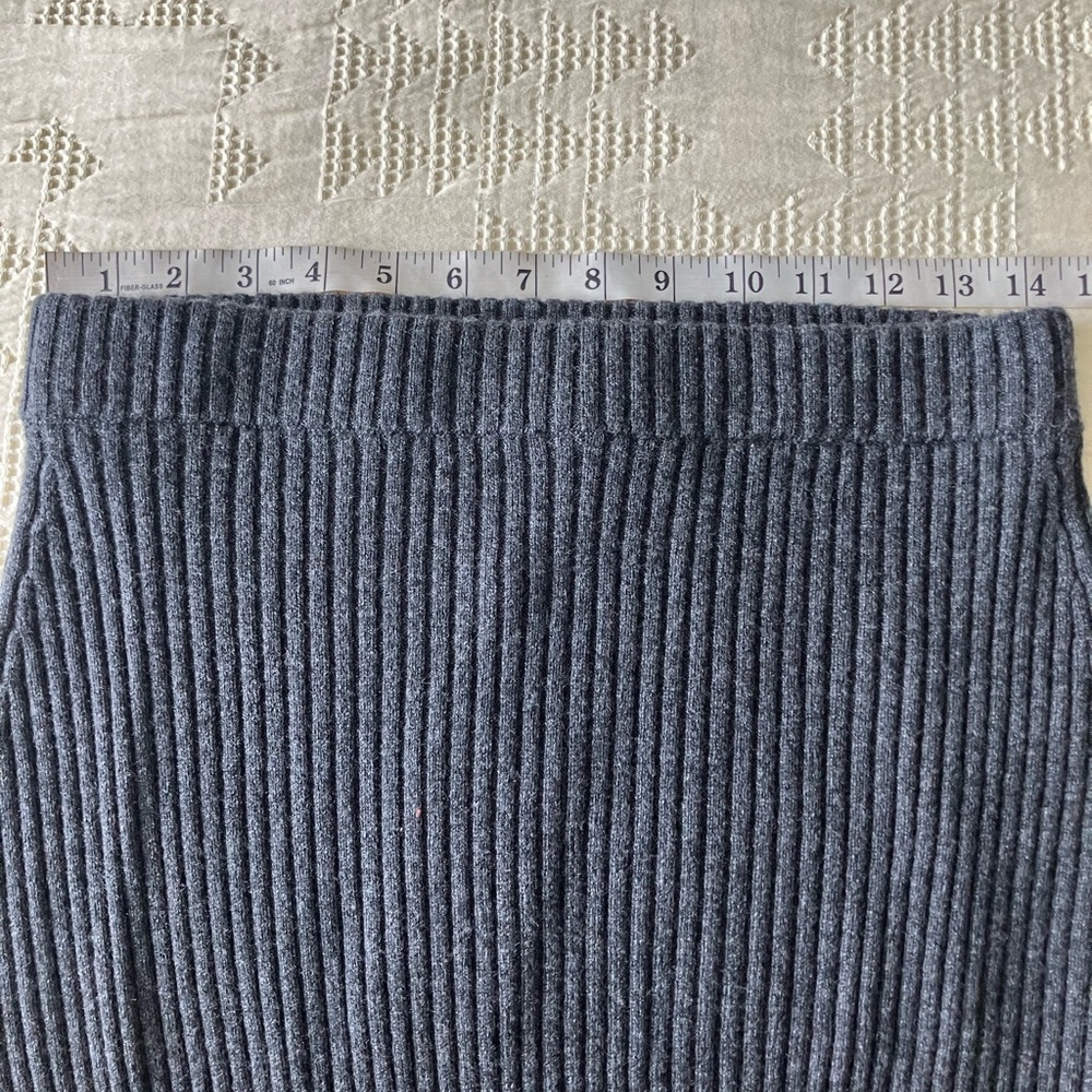 HUGO BOSS Charcoal Grey Ribbed Wool and Cashmere Blend MIDI Skirt Size M NWT - Picture 9 of 15